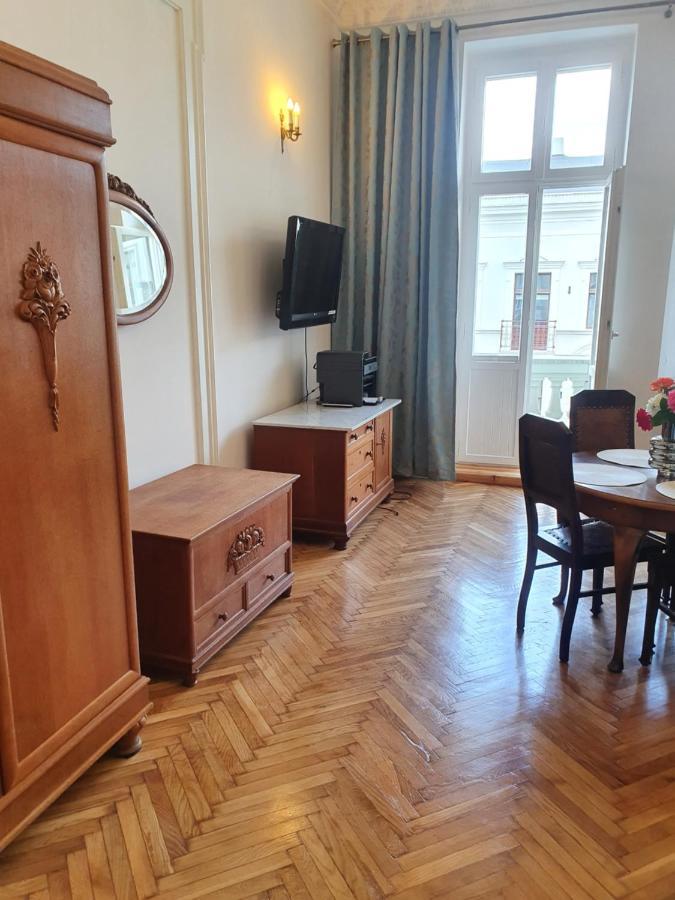 Prestige Aparthotel Piotrkowska 82 - Wyjatkowy Widok Na Deptak Łódź Extérieur photo