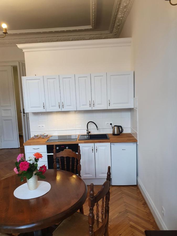 Prestige Aparthotel Piotrkowska 82 - Wyjatkowy Widok Na Deptak Łódź Extérieur photo