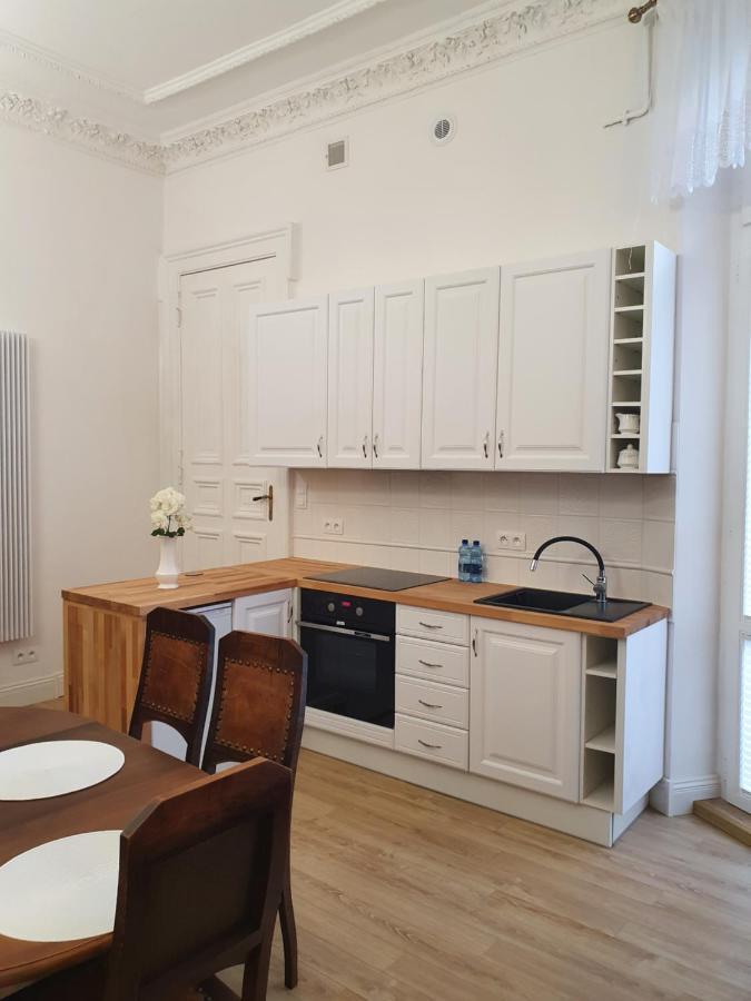 Prestige Aparthotel Piotrkowska 82 - Wyjatkowy Widok Na Deptak Łódź Extérieur photo